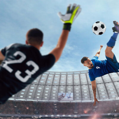 Jugador de futbol a punto de anotar un hat trick